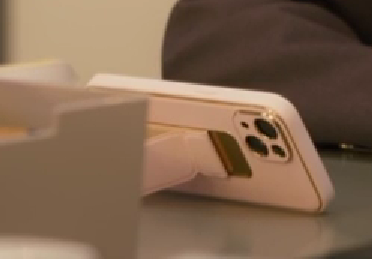 おコメの女 衣装で長濱ねるが金ふち スタンド ベルト付き スマホケース